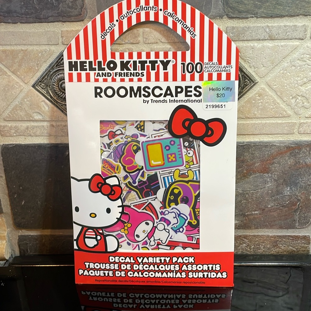 NWT Hello Kitty and Friends 100 decal stickers for water, bottles, & more